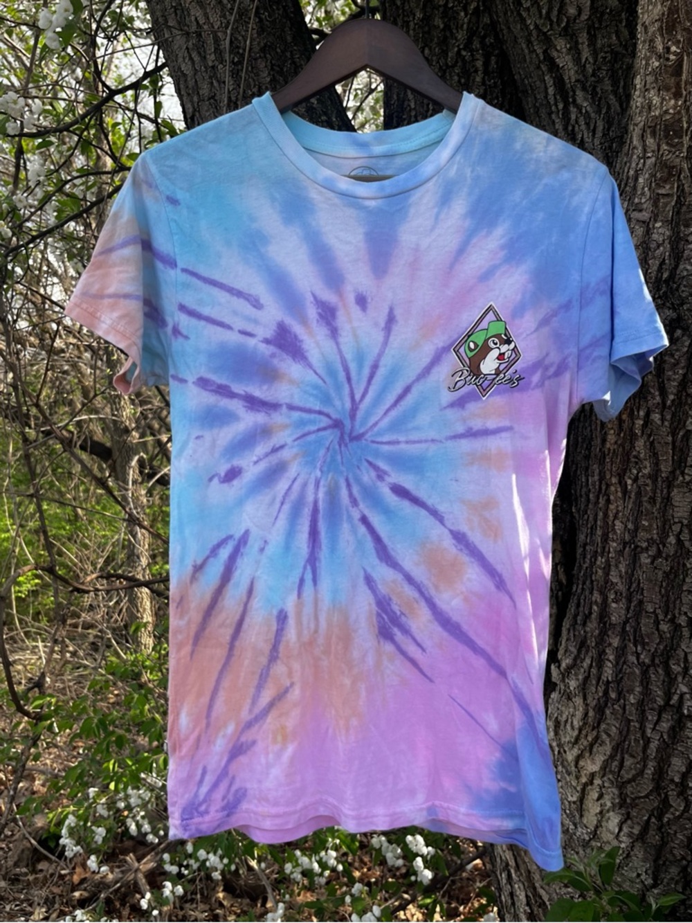 🌈 Buc-ee’s Tie-Dye Graphic T-Shirt – Size Small – Pastel Swirl